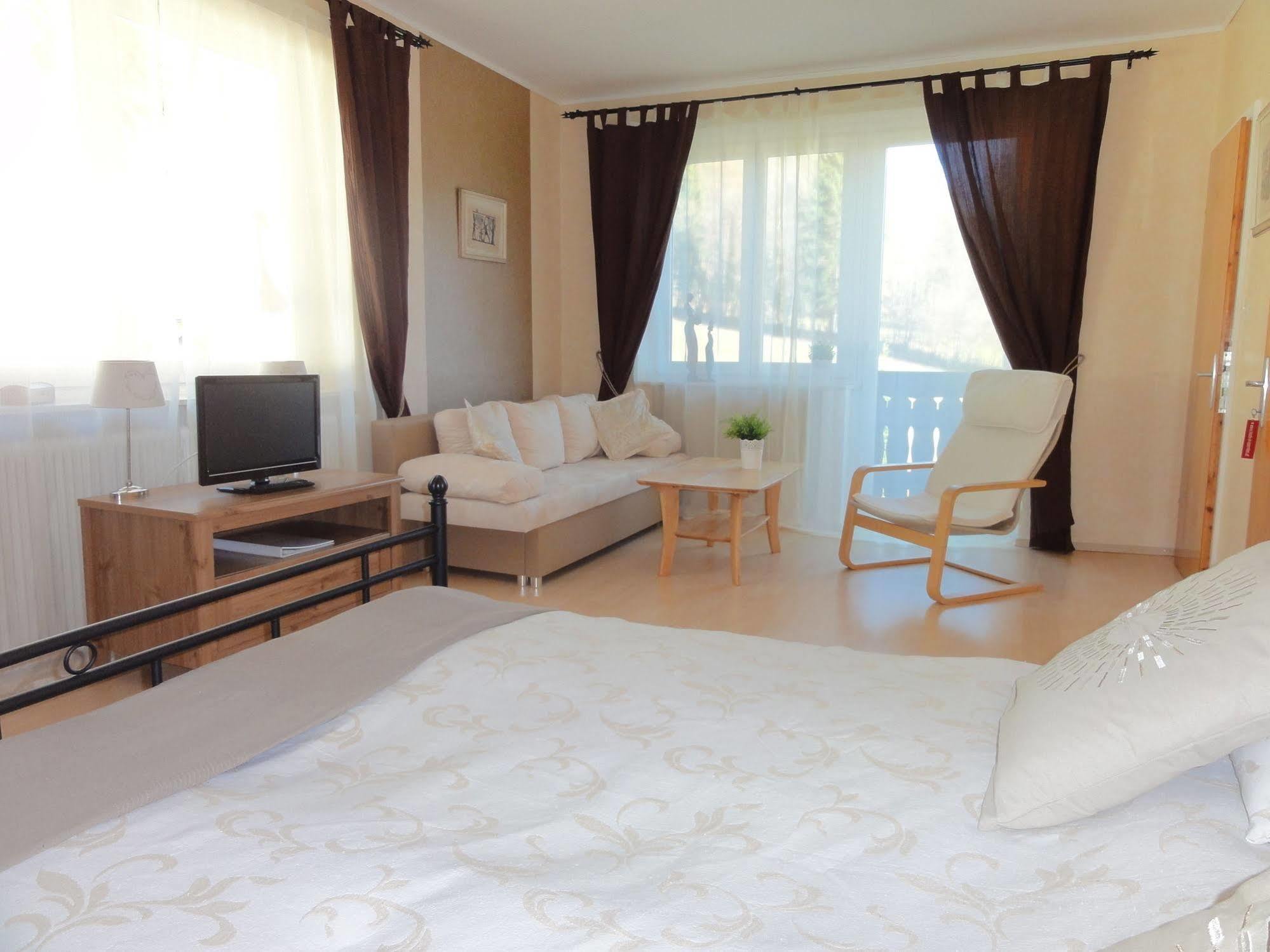 Pension Adlerhorst Штайндорф-ам-Оссіахер-Зе Екстер'єр фото